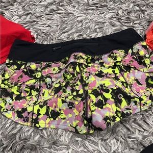 Lululemon 2.5 speed up shorts. Size 6